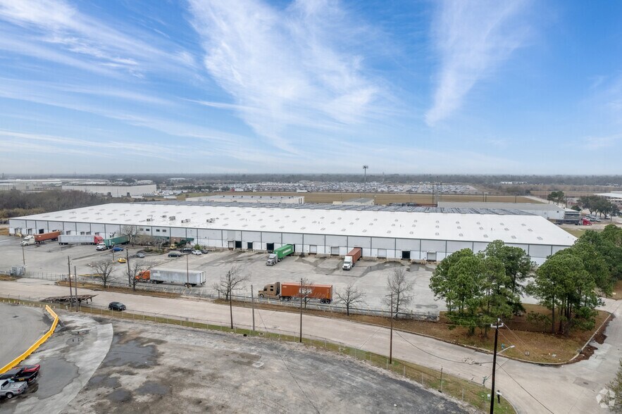 More Photos Of 411 Brisbane St, Houston Warehouse For Lease