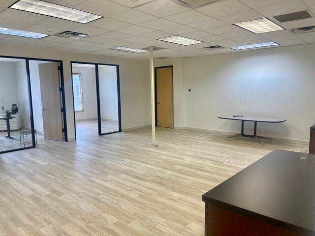 More Photos Of 4407 Bee Caves Rd, West Lake Hills Office For Lease