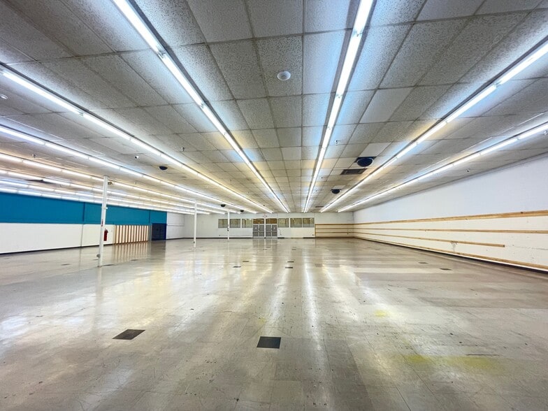 More Photos Of 7663-7667 Broadway, Lemon Grove Supermarket For Sale