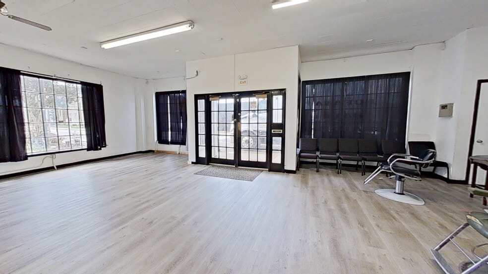 More Photos Of 2796-2800 East Point St, Atlanta Storefront For Sale