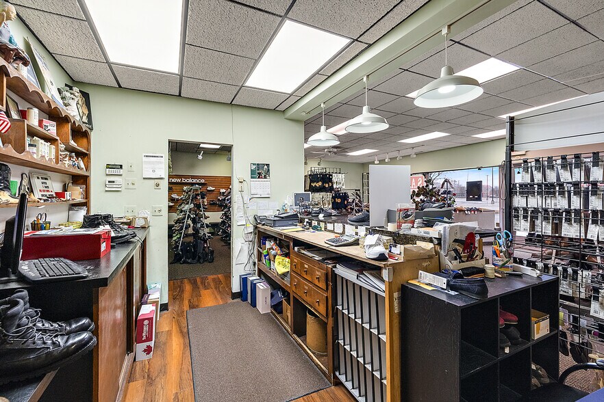 More Photos Of 23515 Nine Mack Dr, Saint Clair Shores Freestanding For Lease