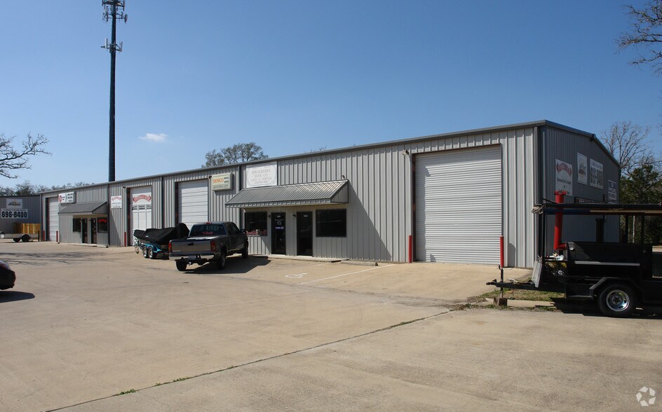 More Photos Of 2900-2906 Cain Rd, College Station Warehouse For Lease