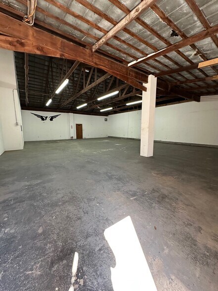 More Photos Of 614-618 Grand Central St, Clearwater Warehouse For Lease