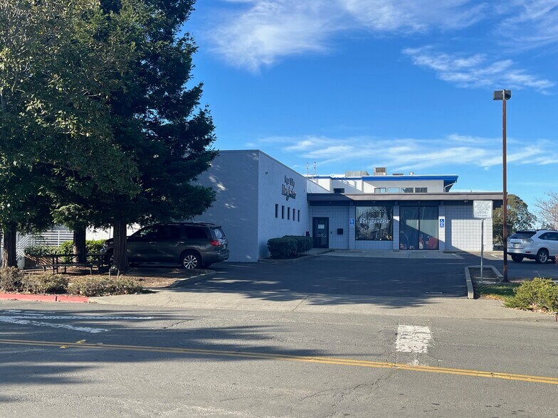 More Photos Of 1615 Soscol Ave, Napa Office For Lease