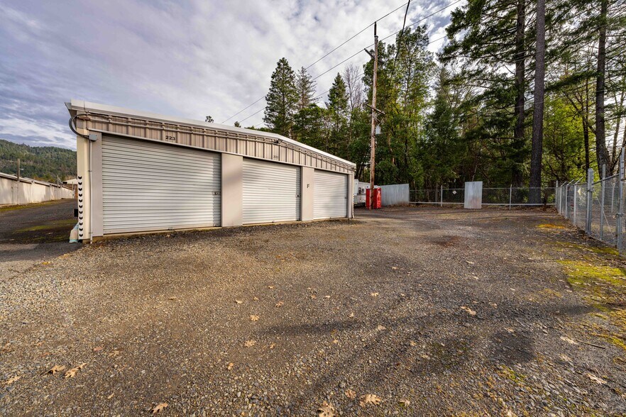 More Photos Of 25657 Redwood Hwy, Cave Junction Self Storage For Sale