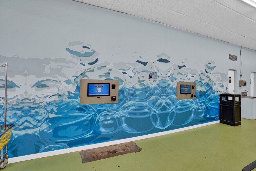 More Photos Of 1506-1524 Clinton Rd, Fayetteville Freestanding For Sale