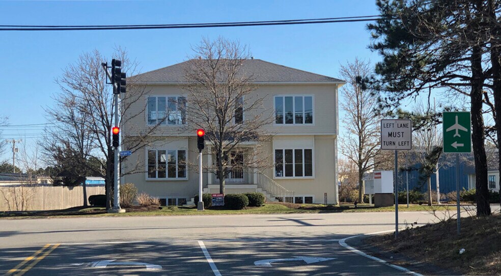 More Photos Of 129 Airport Rd, Hyannis Loft Creative Space For Lease