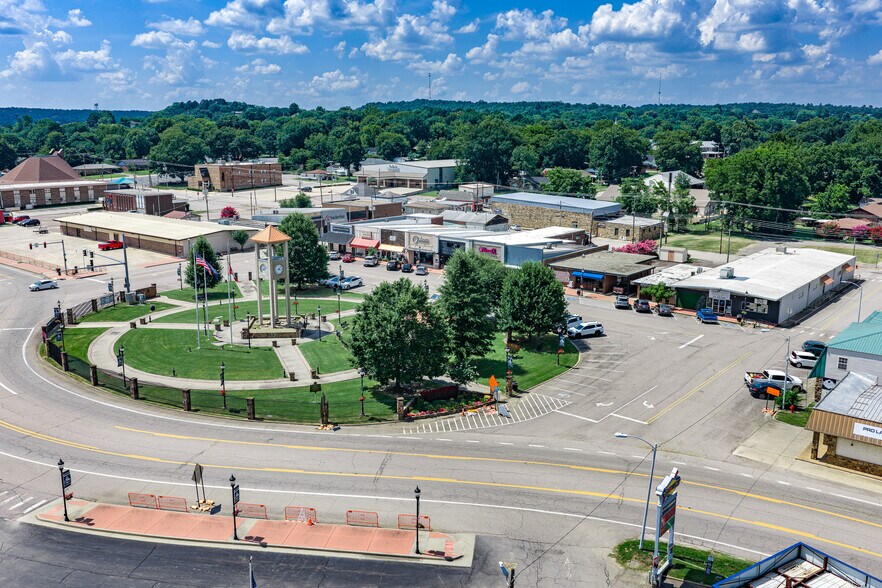 More Photos Of 20 Town Sq, Greenwood Health Club For Sale
