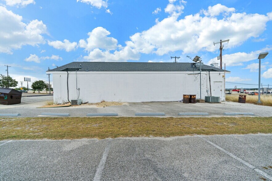 More Photos Of 6325 Bandera Rd, San Antonio Convenience Store For Sale