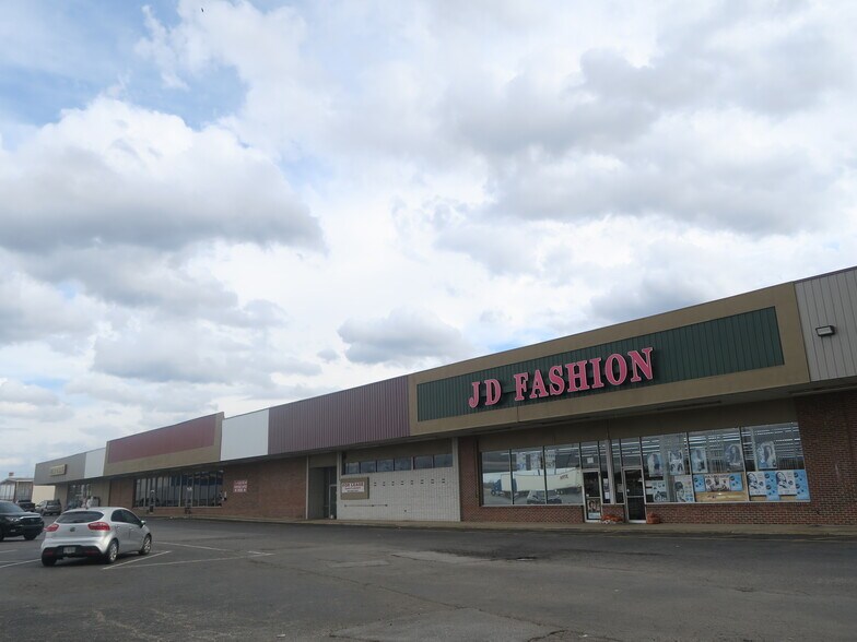 More Photos Of 906-946 Chesterfield Hwy, Cheraw General Retail For Lease
