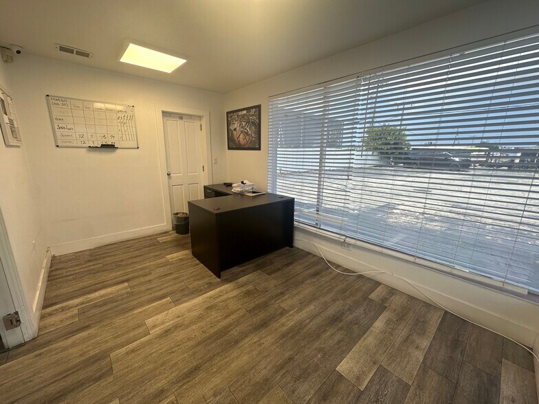 More Photos Of 3325 NW 36th St, Miami Auto Repair For Sale