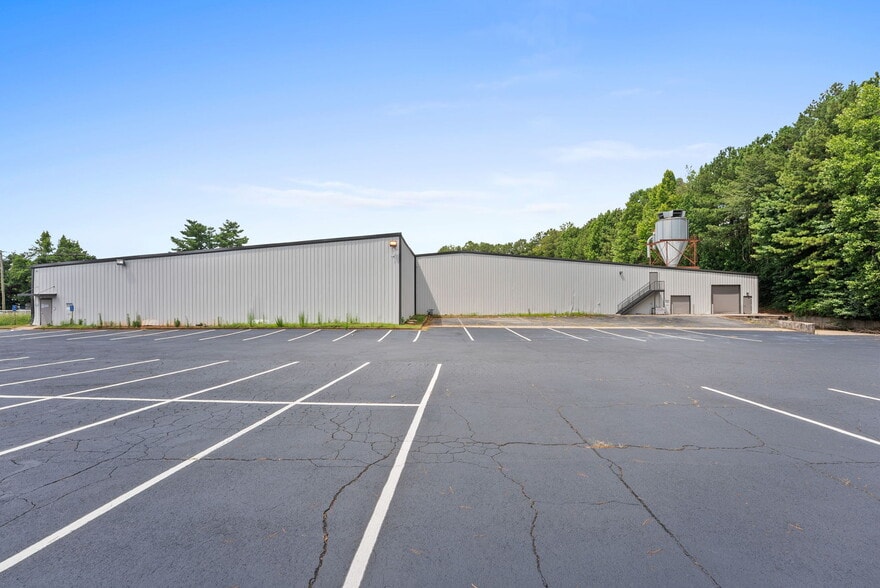 More Photos Of 154 Industrial Park Cir, Lawrenceville Manufacturing For Lease