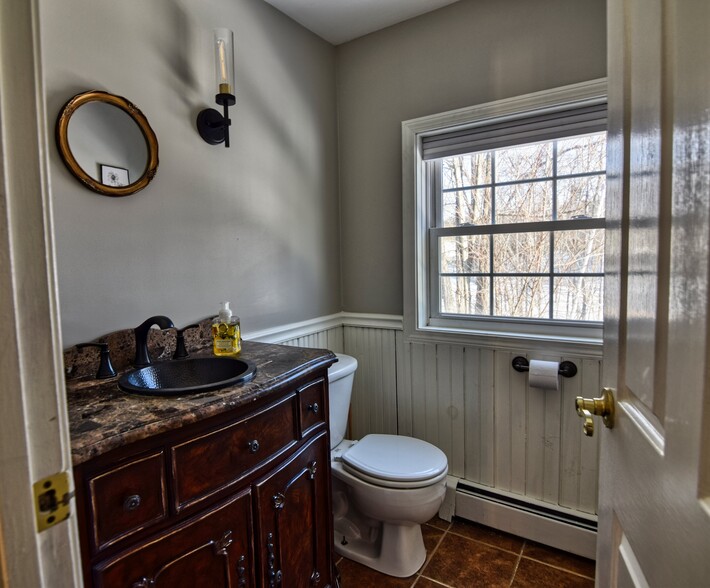 More Photos Of 27 Route 25, Plymouth Hospitality For Sale