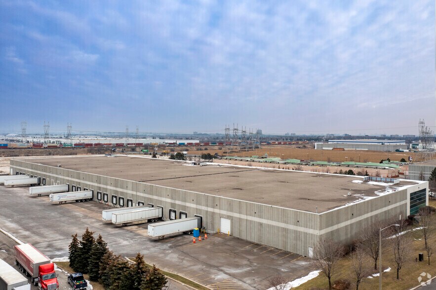More Photos Of 350 Parkhurst Sq, Brampton Warehouse For Lease