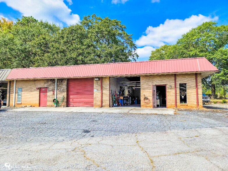 Primary Photo Of 4204 Railroad Ave, Tucker Flex For Sale