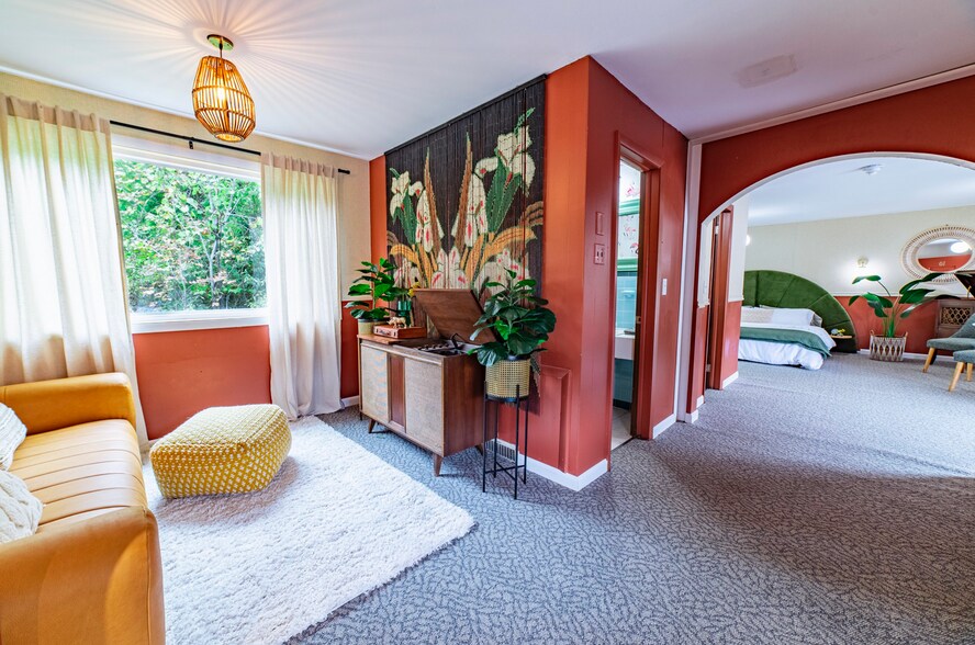 More Photos Of 94 Route 7, New Ashford Hotel For Sale