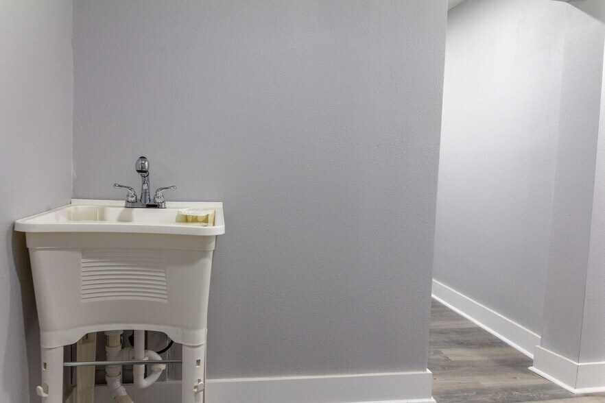 More Photos Of 3901 W Platt St, Tampa Assisted Living For Sale