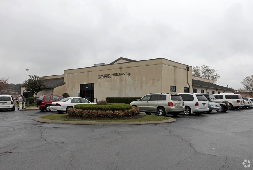 More Photos Of 24 White Bridge Rd, Nashville Medical For Lease