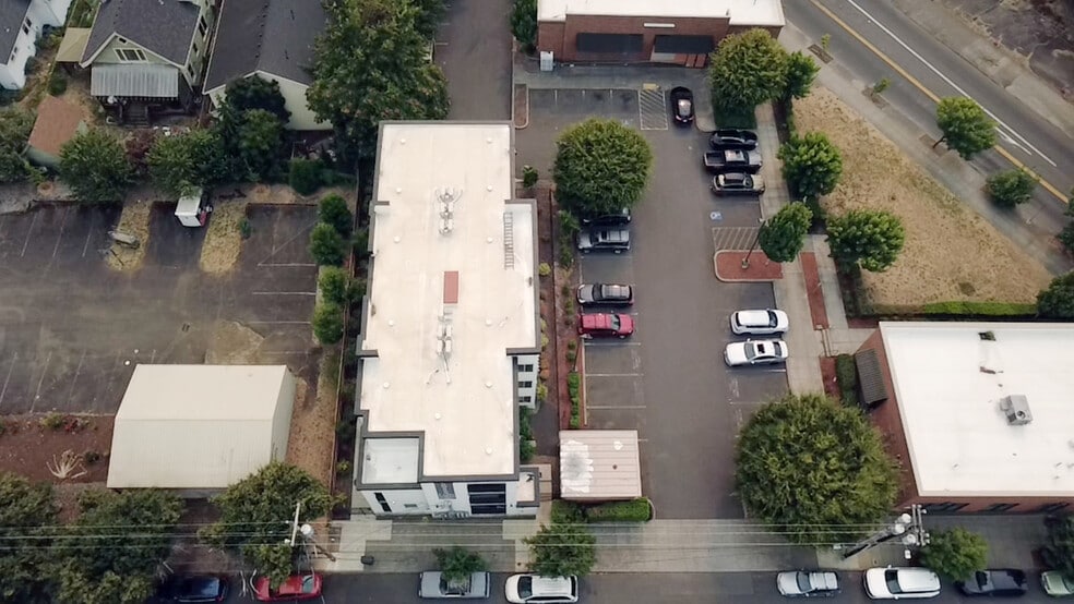 More Photos Of 7530 N Richmond Ave, Portland Apartments For Sale