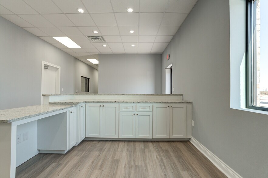 More Photos Of 9007 CR 6820, Lubbock Warehouse For Lease