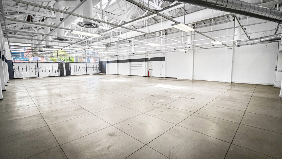 More Photos Of 236-242 Pine Ave, Long Beach Storefront Retail Office For Lease