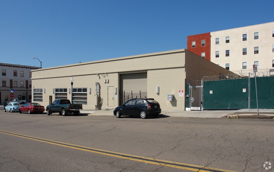 More Photos Of 404 14th St, San Diego Showroom For Sale