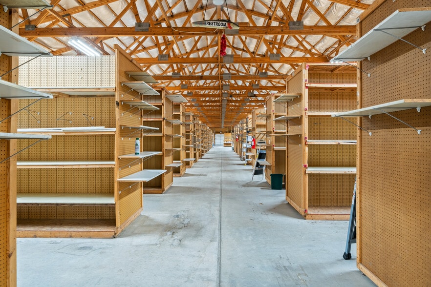 More Photos Of 130 Elizabeth Ln, Genoa City Industrial For Lease