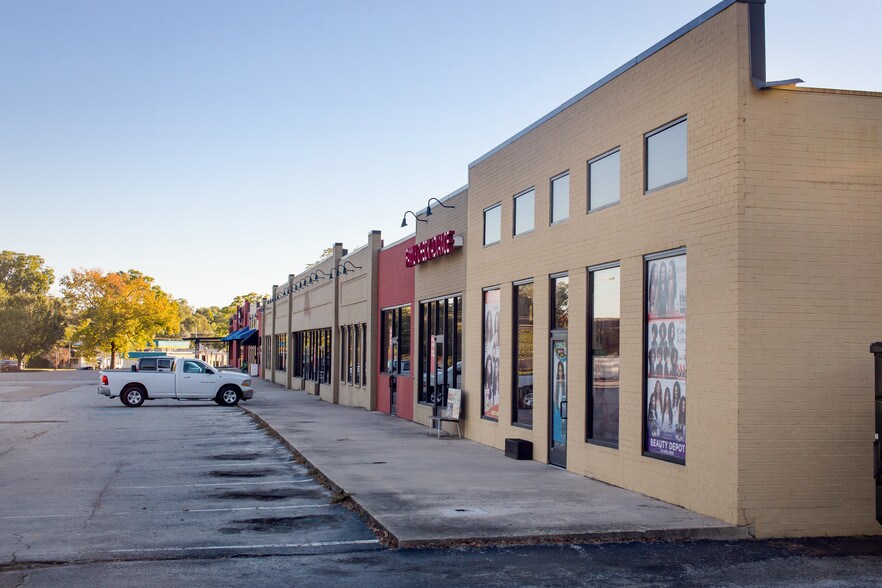 More Photos Of 105 Tennessee St, Bolivar Storefront For Lease