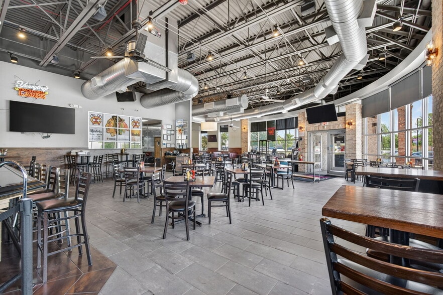More Photos Of 3151 Voyager Ln, Joliet Restaurant For Sale