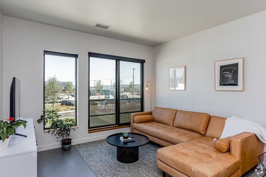 More Photos Of 202 E Emma Ave, Springdale Apartments For Lease