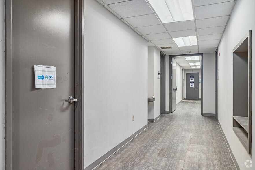 More Photos Of 11201 Shaker Blvd, Cleveland Medical For Lease