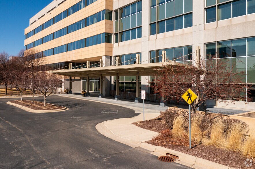 More Photos Of 4300 Marketpointe Dr, Bloomington Office For Lease