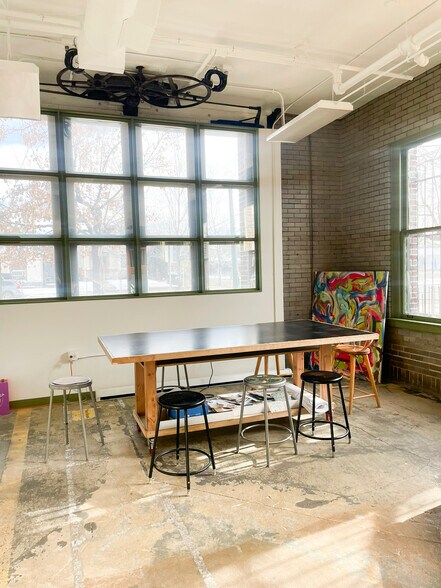 More Photos Of 3201 Curtis St, Denver Office For Sale