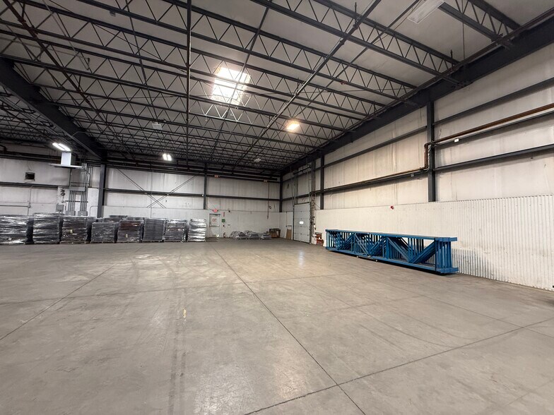 More Photos Of 111 Braley Rd, East Freetown Warehouse For Lease