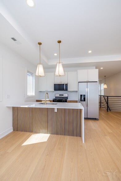 More Photos Of 6044 Eberhart ave, Chicago Apartments For Sale