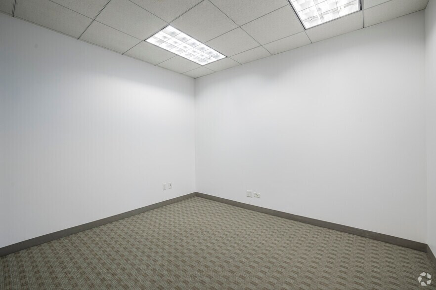 More Photos Of 1999 Harrison St, Oakland Coworking Space