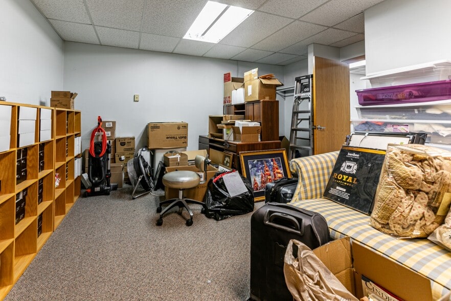 More Photos Of 9853 S 700 E, Sandy Office For Lease