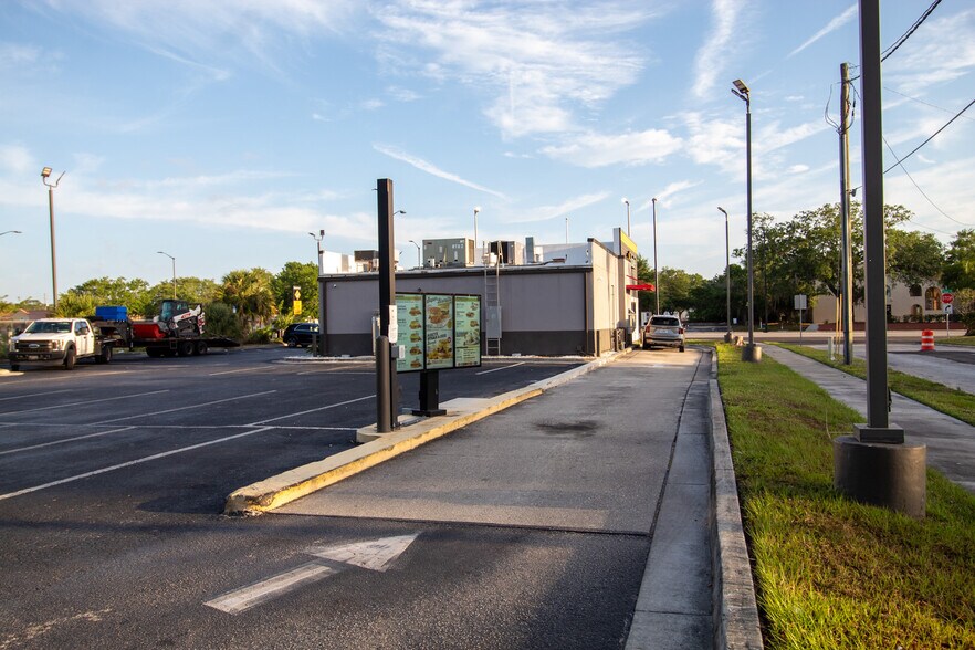 More Photos Of 504 W Vine St, Kissimmee Restaurant For Sale