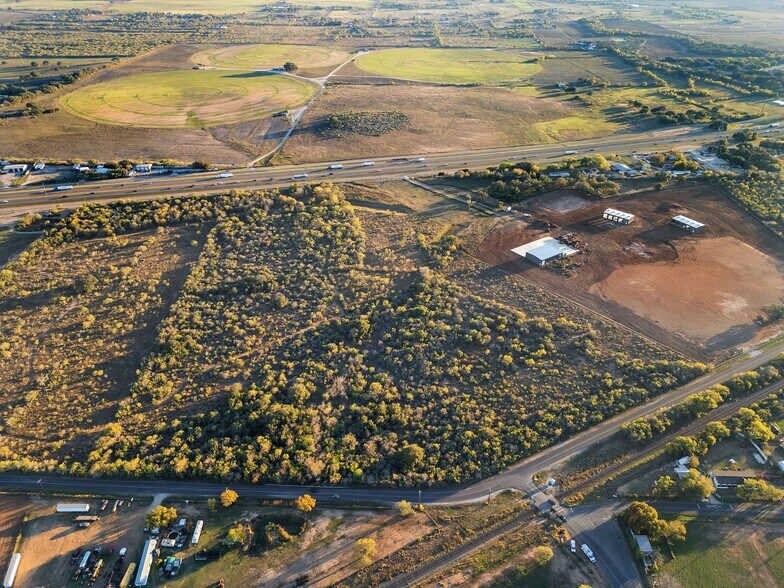 More Photos Of 17963 Interstate 35 Access Rd, Lytle Land For Sale