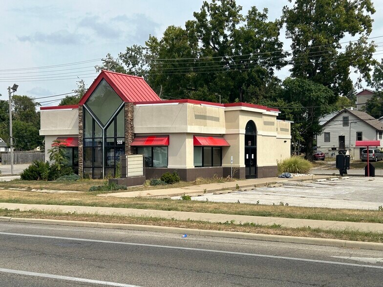 More Photos Of 535 S Walnut St, Bloomington Fast Food For Lease