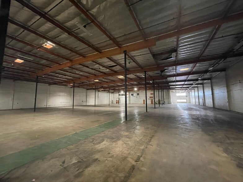 More Photos Of 6925 Atlantic Ave, Long Beach Warehouse For Lease