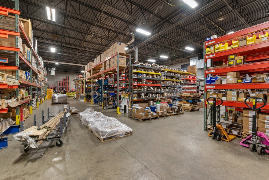 More Photos Of W223N609 Saratoga Dr, Waukesha Light Distribution For Sale