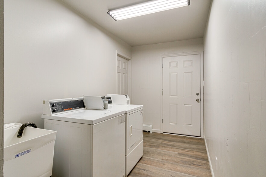 More Photos Of 112 N Hazelton St, Flushing Multifamily For Sale