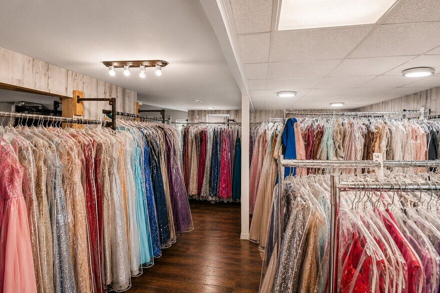 More Photos Of 9010 Main St, Woodstock Freestanding For Sale