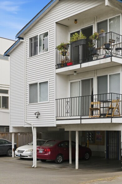 More Photos Of 5816 14th Ave NW, Seattle Apartments For Sale