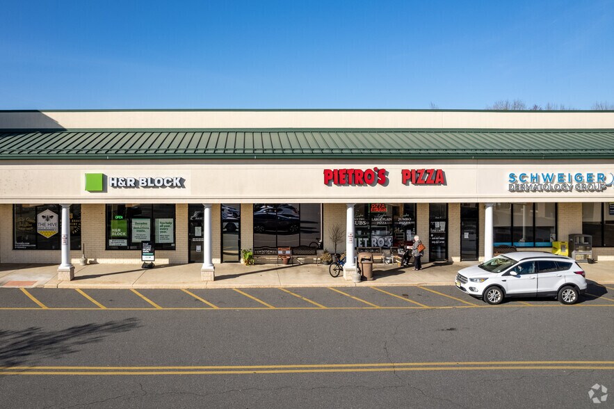 More Photos Of 712 E Bay Ave, Manahawkin Unknown For Lease