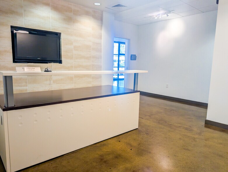 More Photos Of 2632 Broadway St, San Antonio Office Residential For Lease