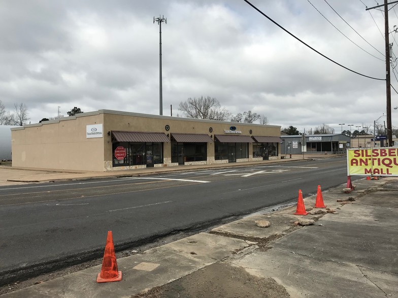 Primary Photo Of 129 N 5th St, Silsbee Storefront Retail Office For Lease