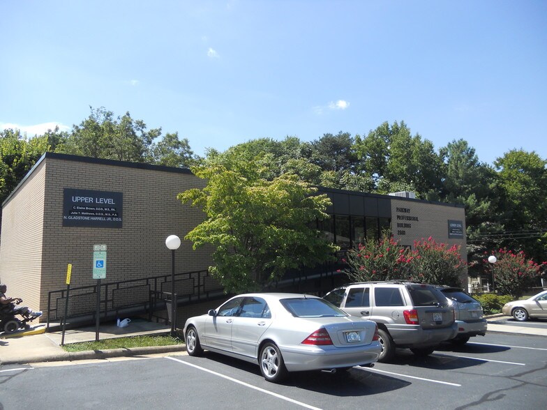 More Photos Of 2601 Oakcrest Ave, Greensboro Medical For Lease