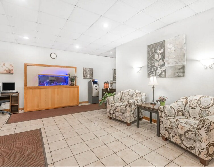 More Photos Of 52601 Holiday Dr, Saint Clairsville Hotel For Sale